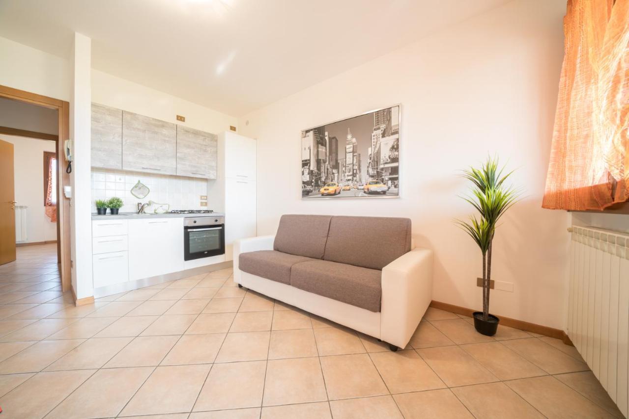 Gardappartamenti Cascinale Pool Desenzano del Garda Eksteriør bilde