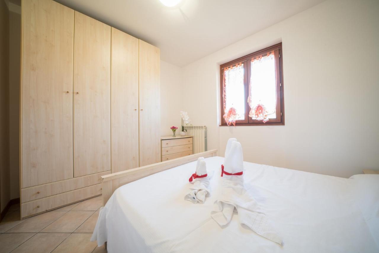 Gardappartamenti Cascinale Pool Desenzano del Garda Eksteriør bilde