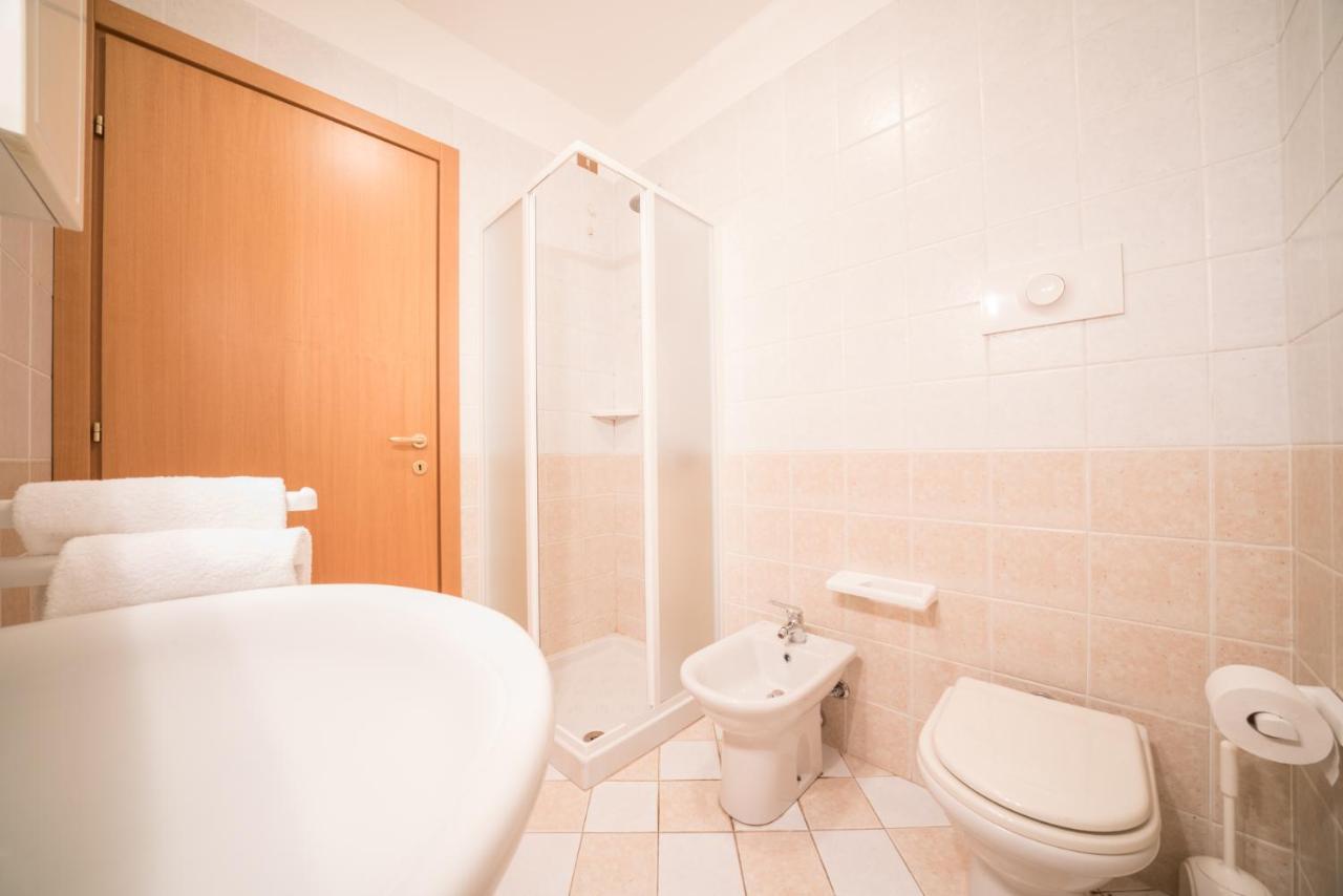 Gardappartamenti Cascinale Pool Desenzano del Garda Eksteriør bilde