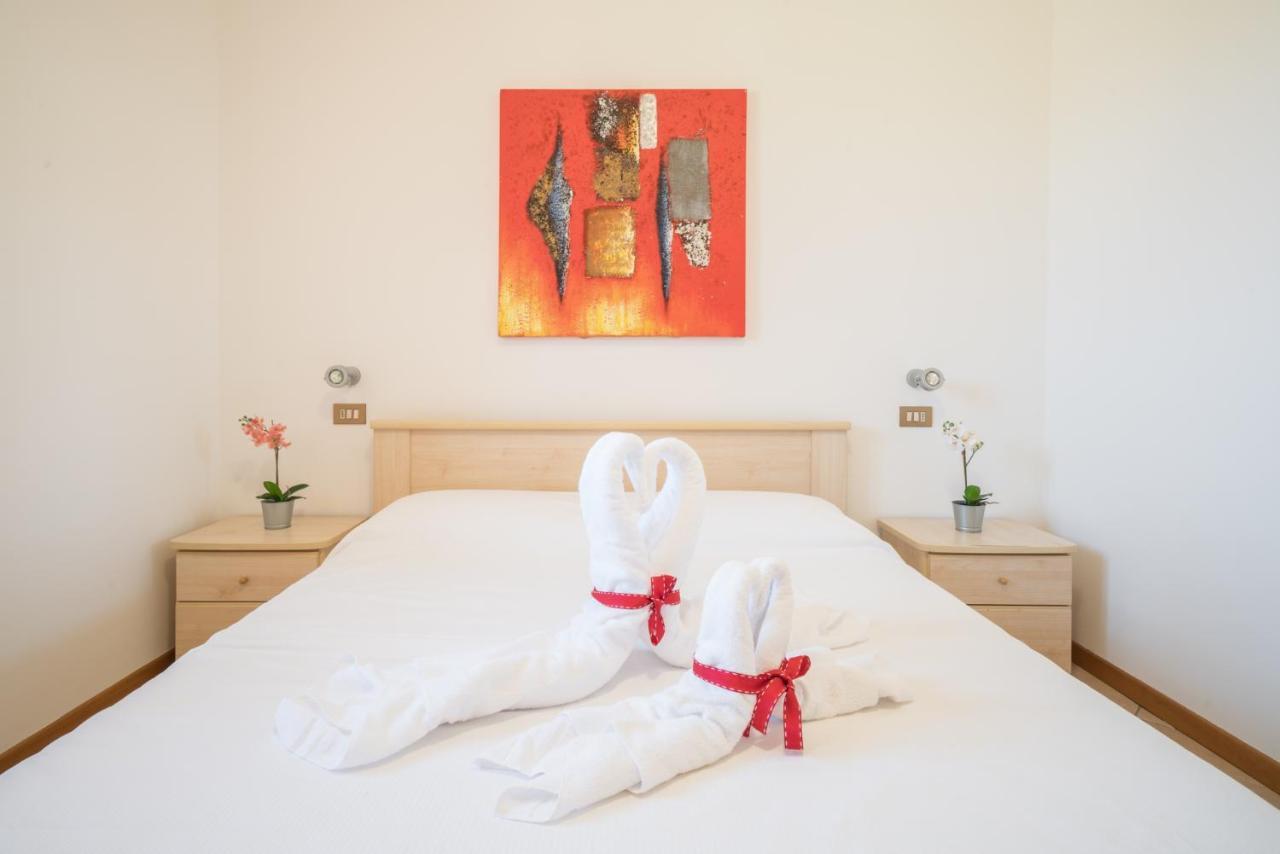 Gardappartamenti Cascinale Pool Desenzano del Garda Eksteriør bilde